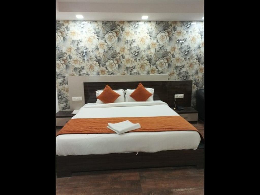 Pacific Inn Huda City Centre Sec 41 20/30