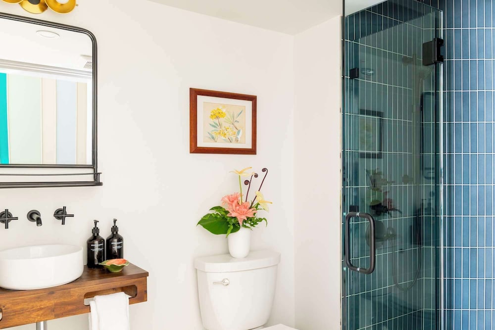 Penthouse, Suite, King Bed, Sofa، Wayfinder Waikiki 2/2