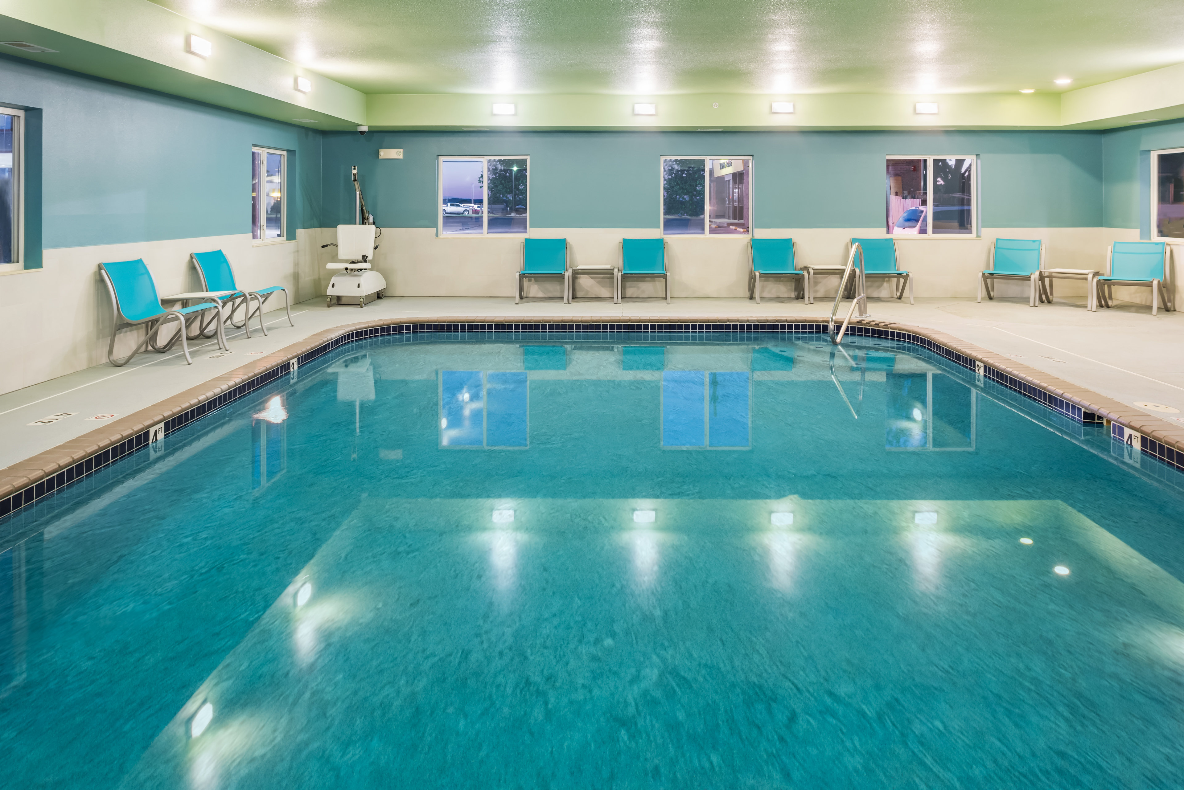 HOLIDAY INN EXPRESS WARRENTON 25/40