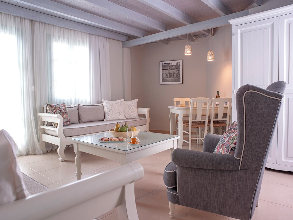 Mythos Suites Hotel 49/68