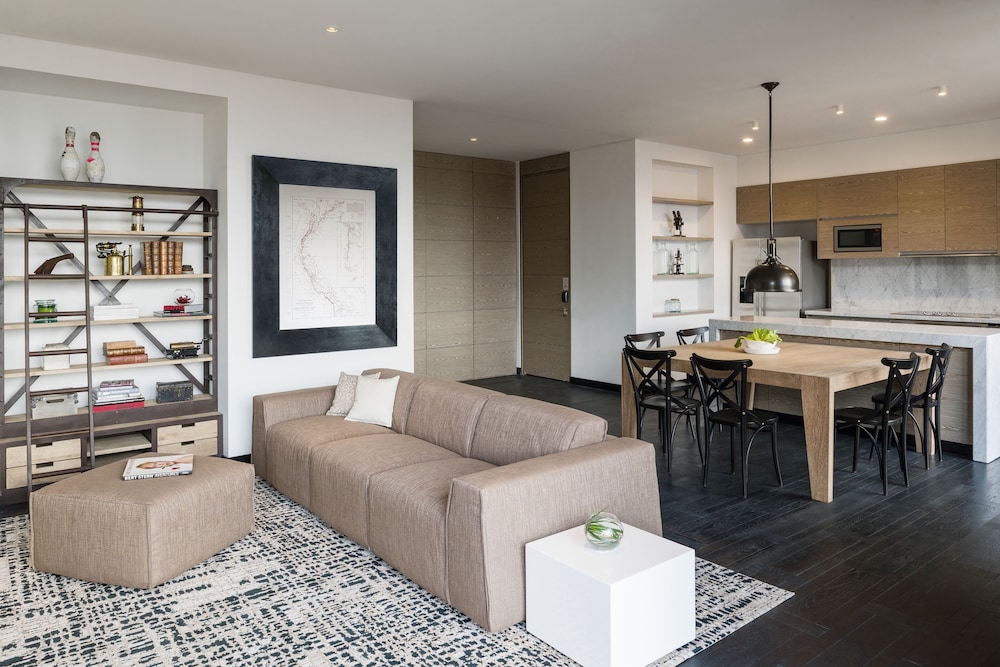 8010 Urban Living 26/46