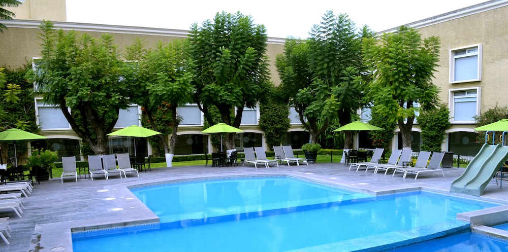 Plaza Camelinas Hotel 5/63