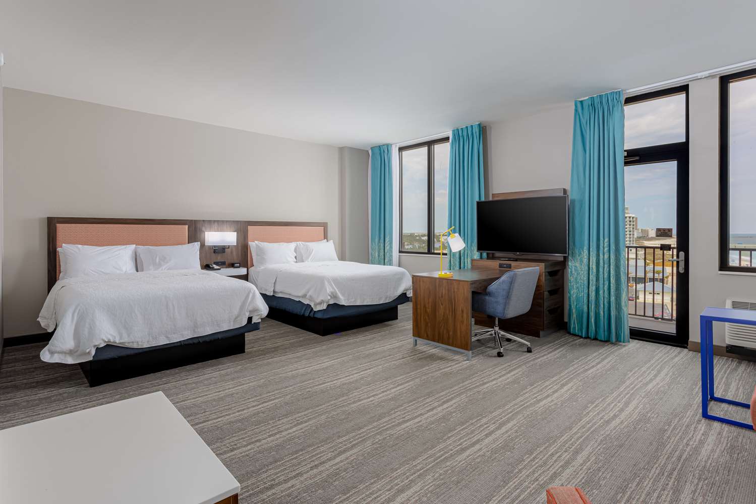 Studio, Queen Bed, Partial View
