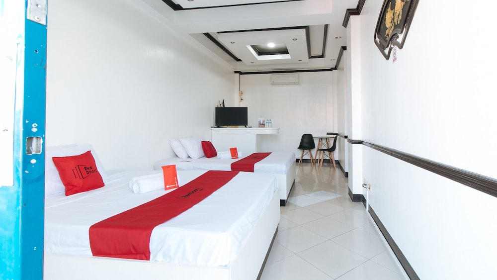 RedDoorz Plus @ Villa Gloria Taguig 7/21