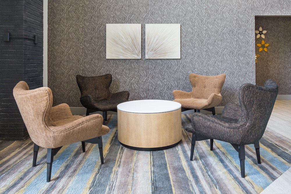 Holiday Inn Roanoke Airport-Conference CTR 50/60