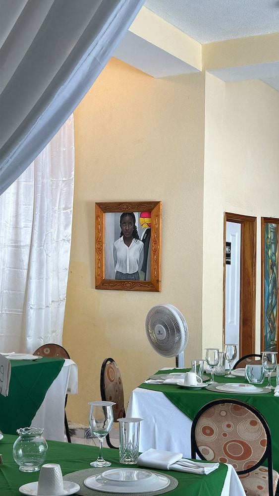 Pc Entreprises Guest House 36/50