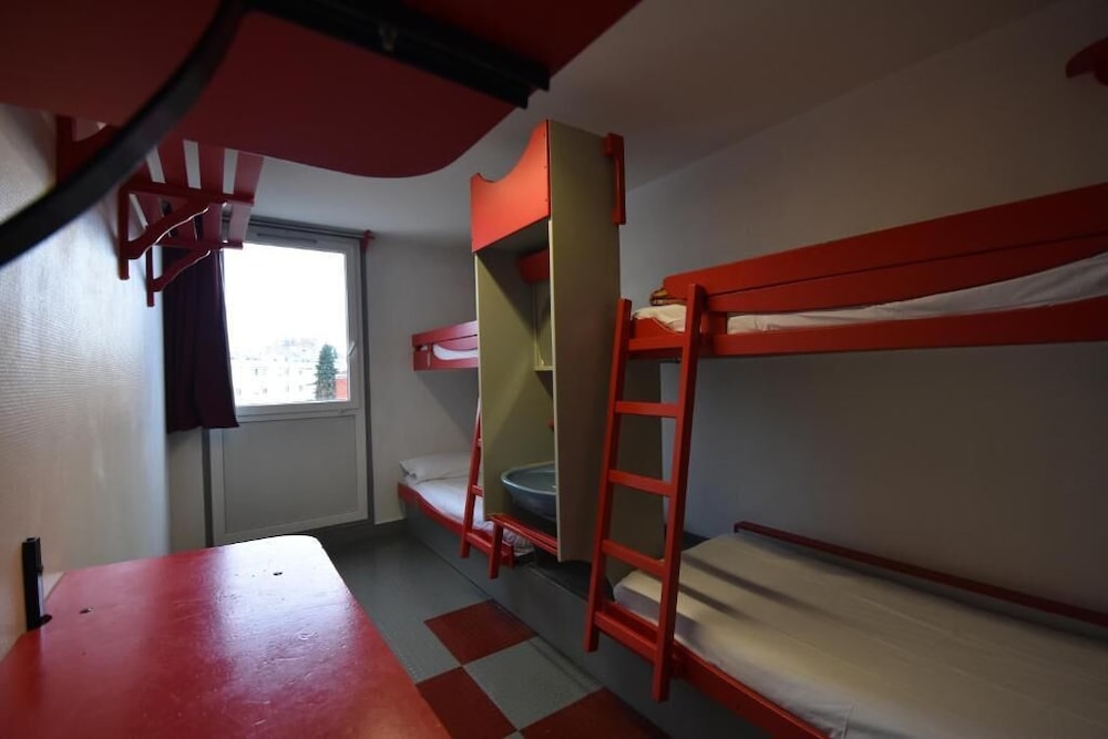 سكن مشترك بأربعة أسرّة للرجال بحمام مشترك، Auberge de Jeunesse Paris - Le d'Artagnan 10/10