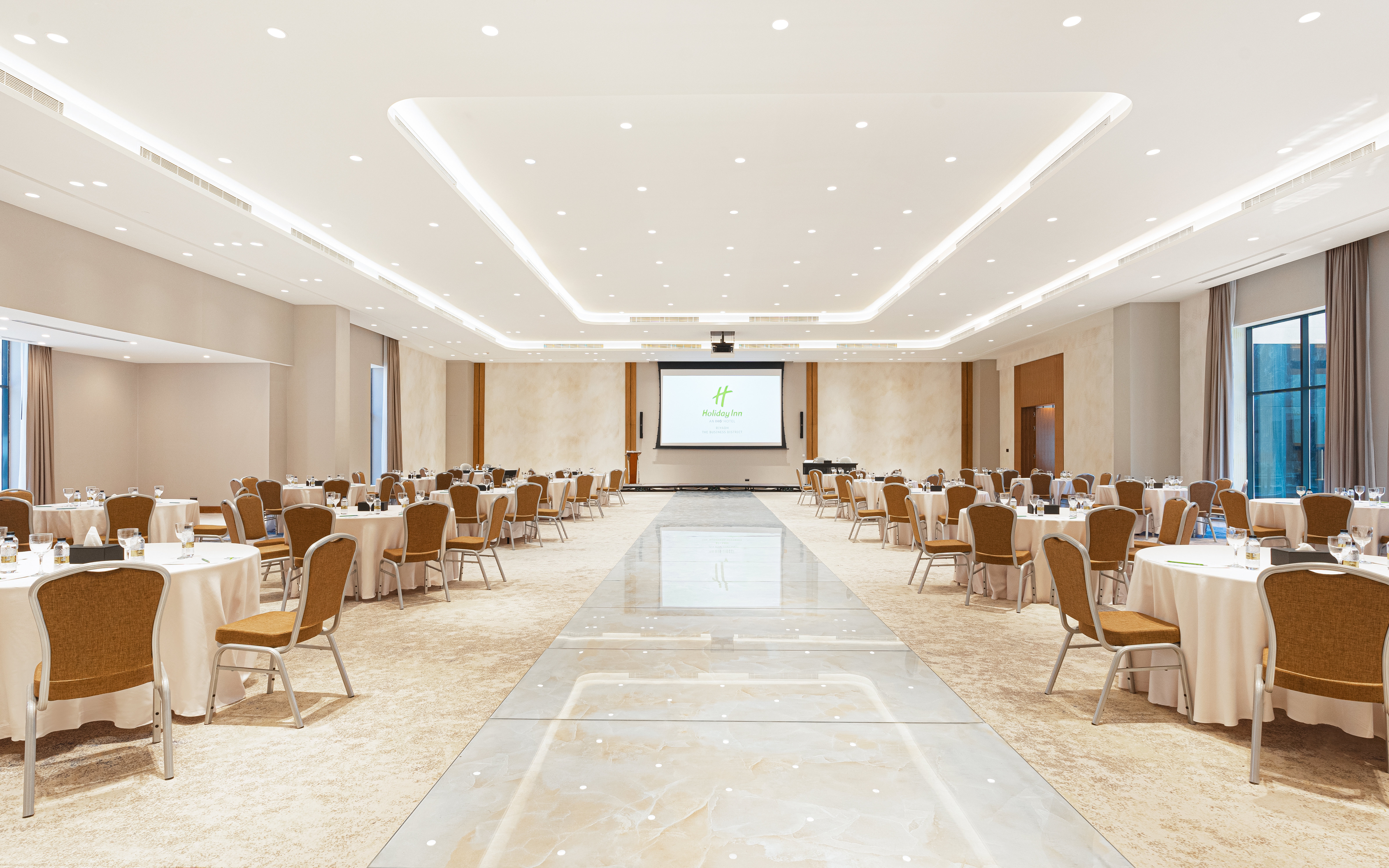 هوليداي إن الرياض منطقة الأعمال(Holiday Inn Riyadh The Business District) 41/50