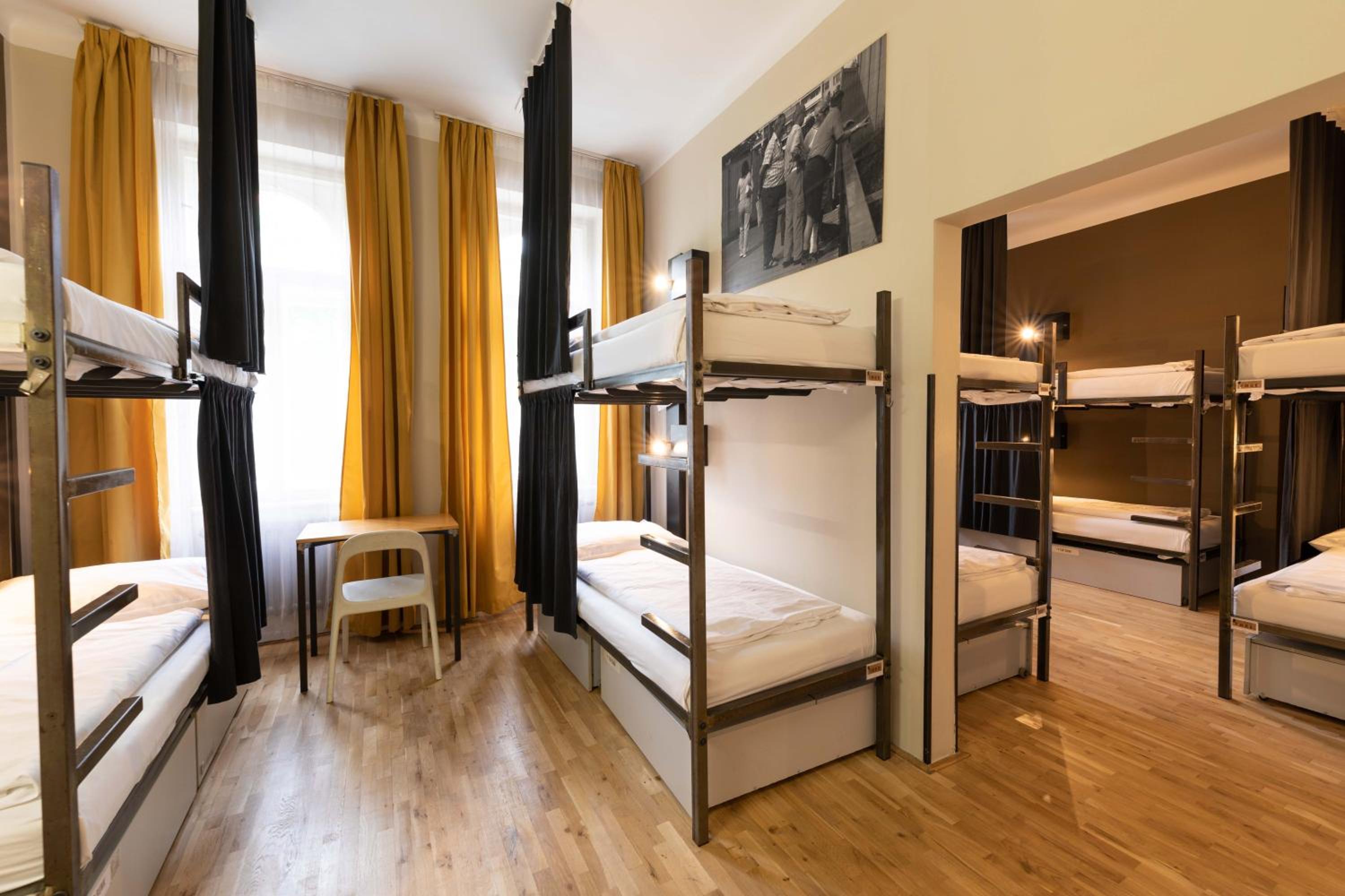Female Dorm, 12 Beds