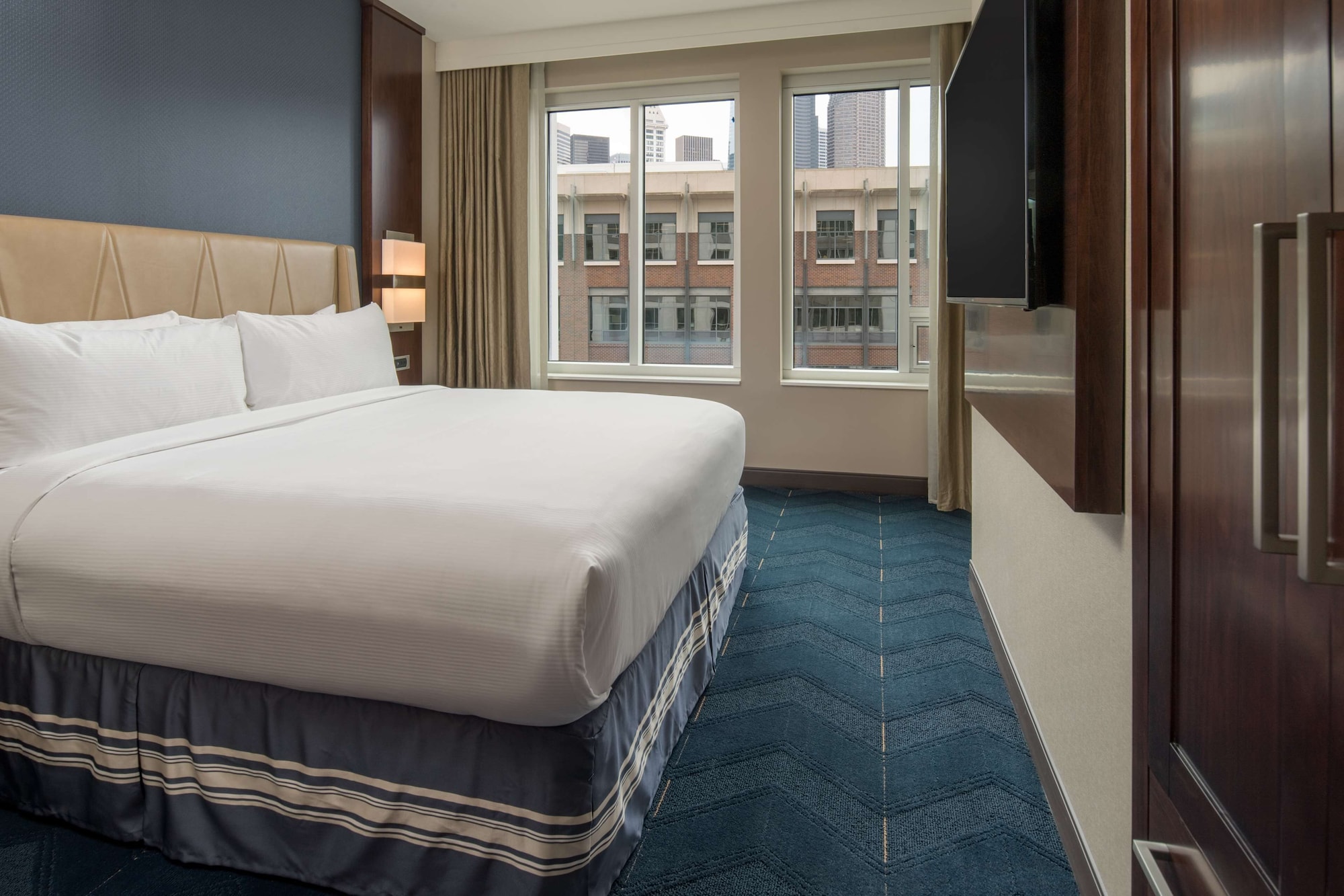 2 ROOMS, SUITE, KING BED, SOFA