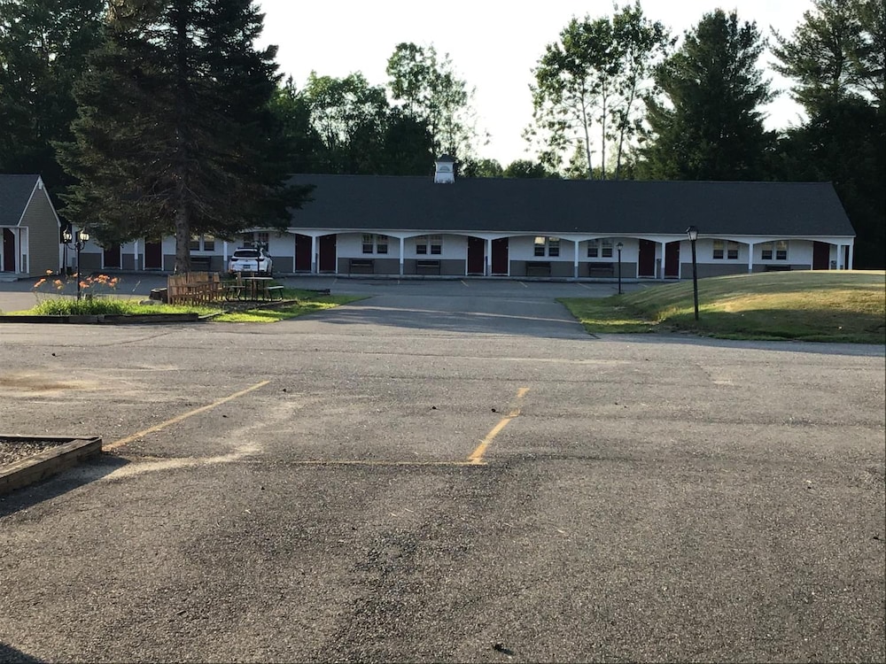 Stonybrook Motel & Lodge 3/59