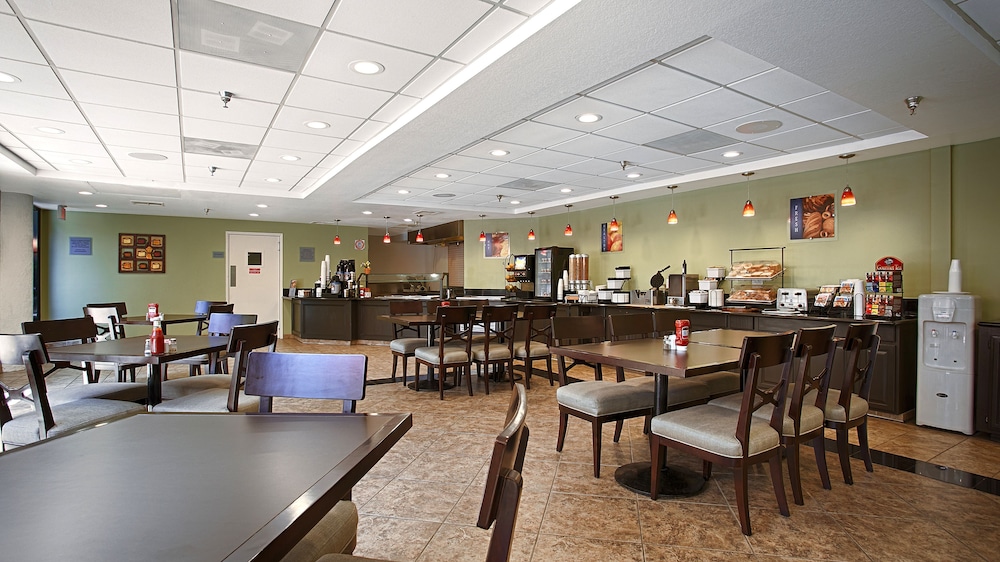 Best Western Plus Irvine Spectrum Hotel 25/33