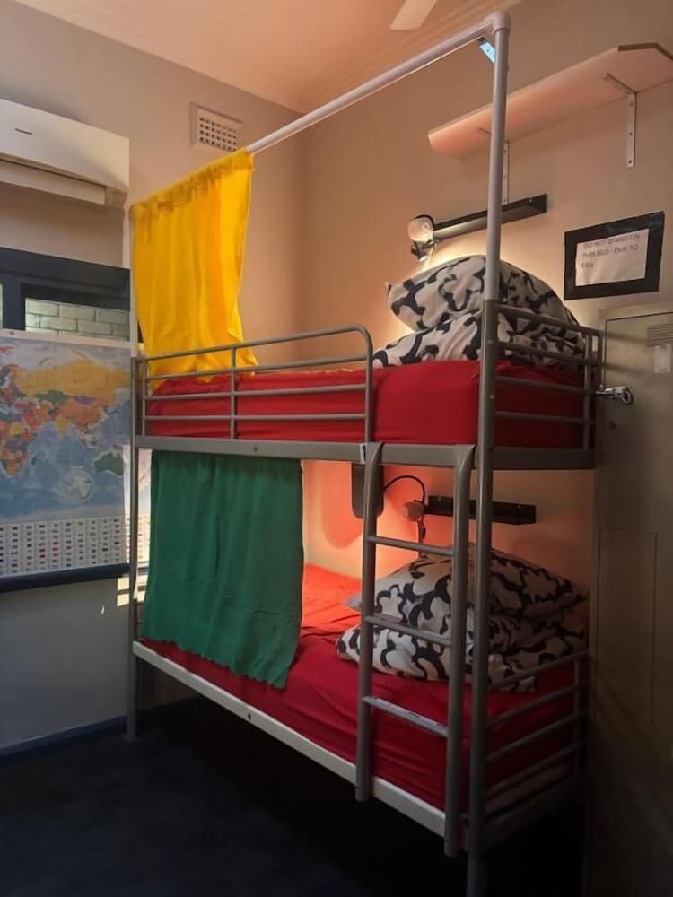 MIXED DORM, BASIC