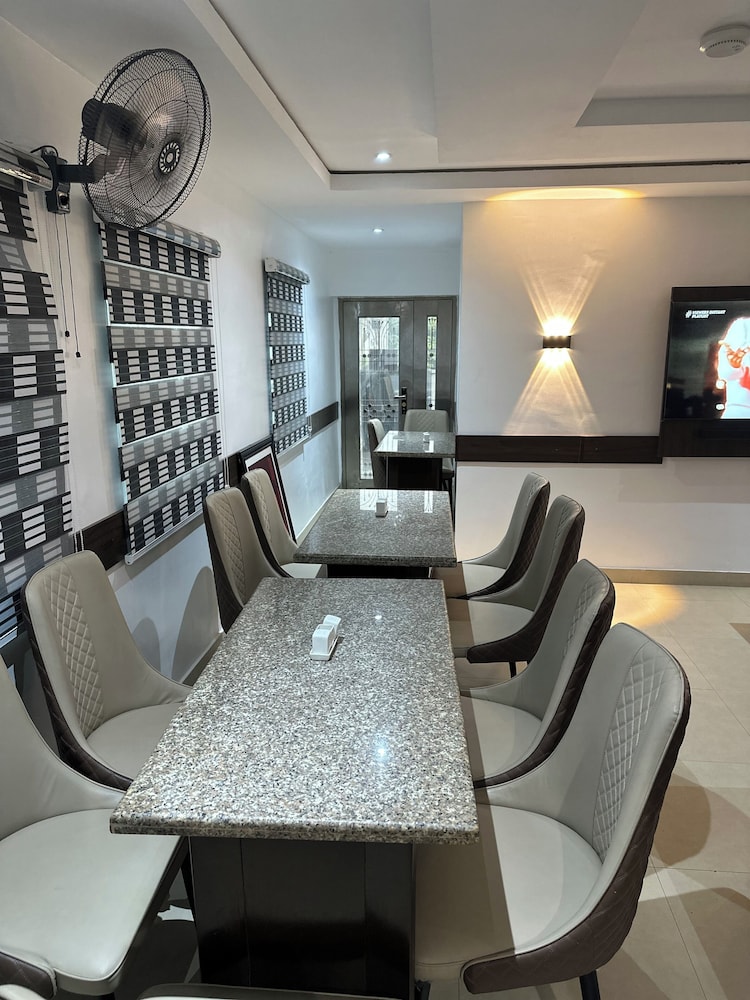 Foramot Suite 13/24
