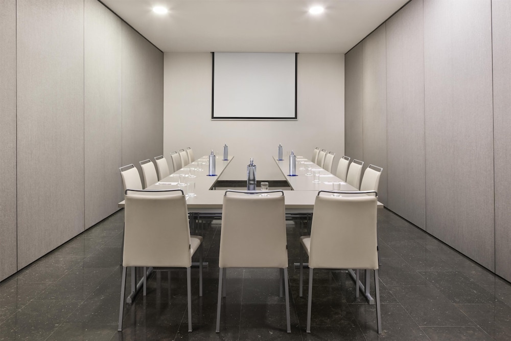NH Barcelona Diagonal Poblenou 41/48