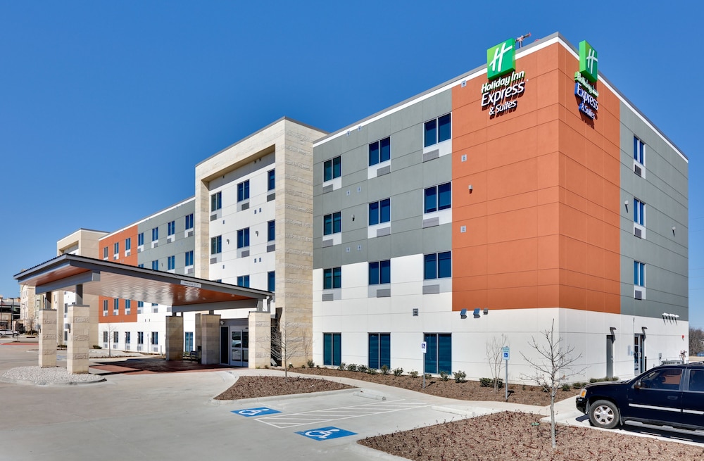 Holiday Inn Express And Suites Plano East 2/48
