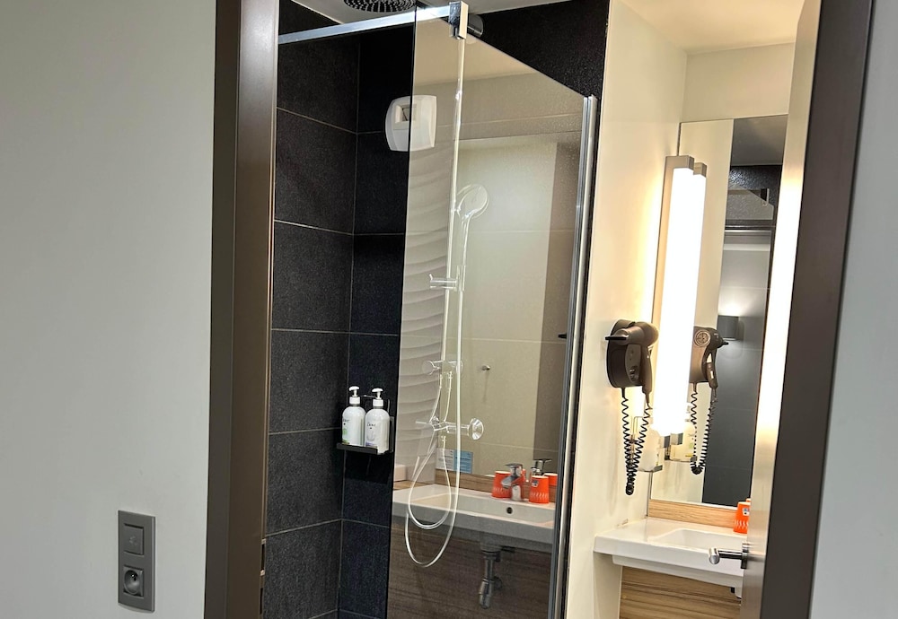 B&B HOTEL Le Havre Centre 60/61