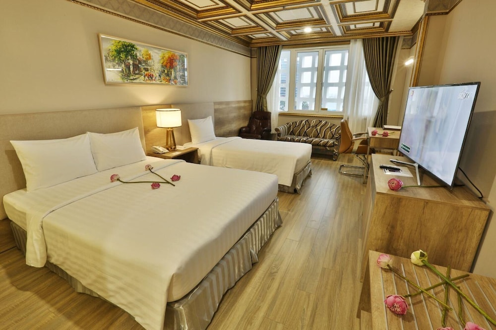 Lotus Saigon Hotel 15/62