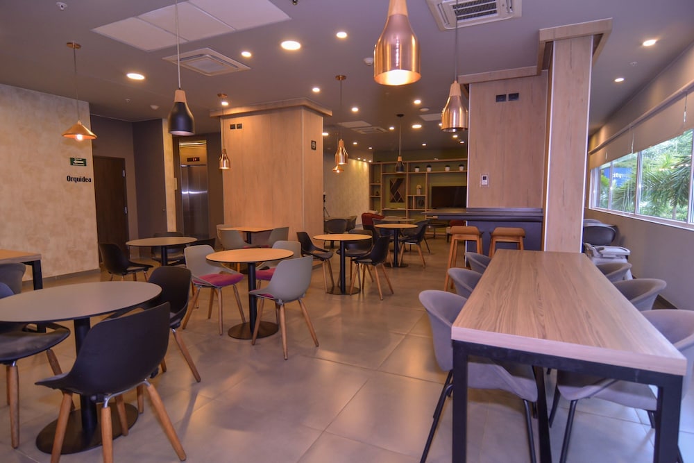 City Express Plus by Marriott Medellin Colombia 26/42
