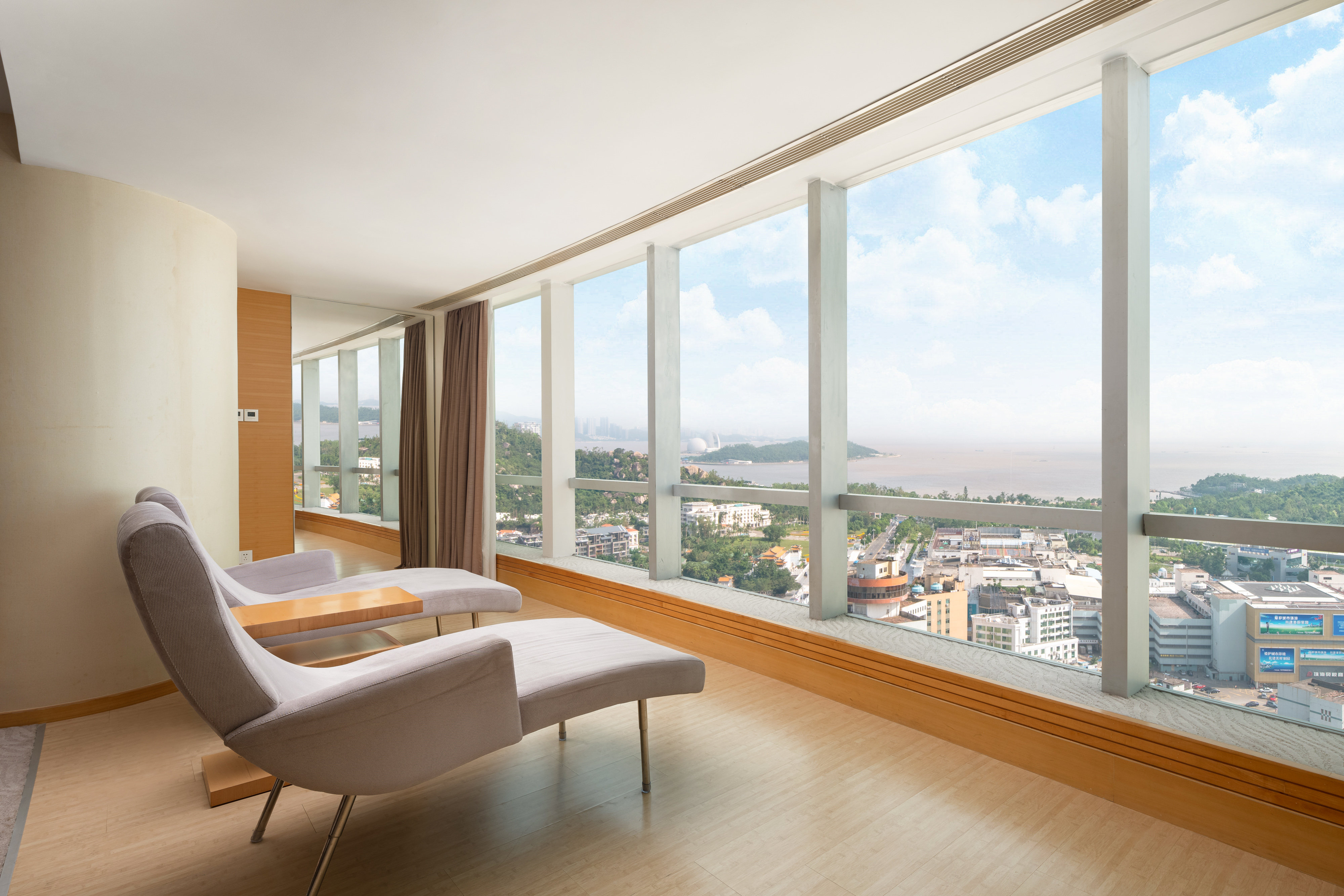 Crowne Plaza Zhuhai City Center 37/78
