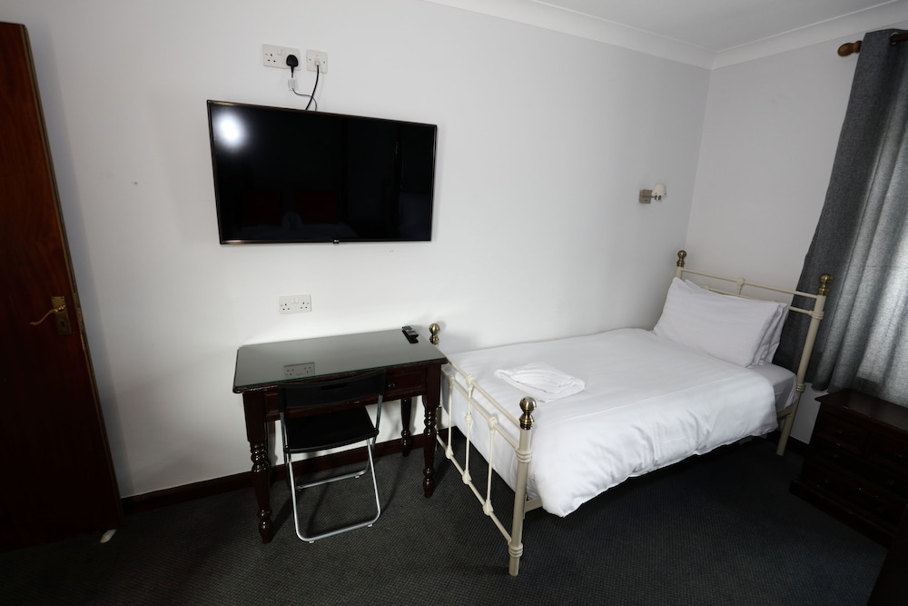 Aylesbray Lodge 13/18
