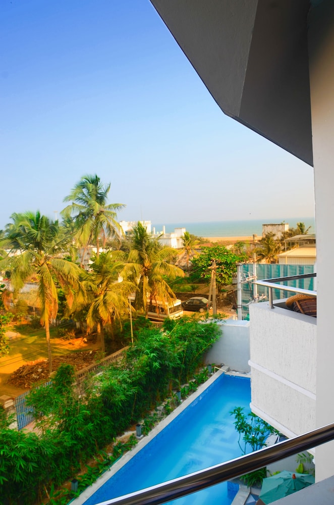 Pramod Convention & Beach Resort 43/46