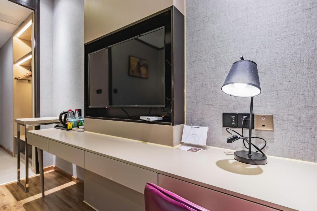 GYA Hotel Linan Qingshan Lake Tech City 24/24