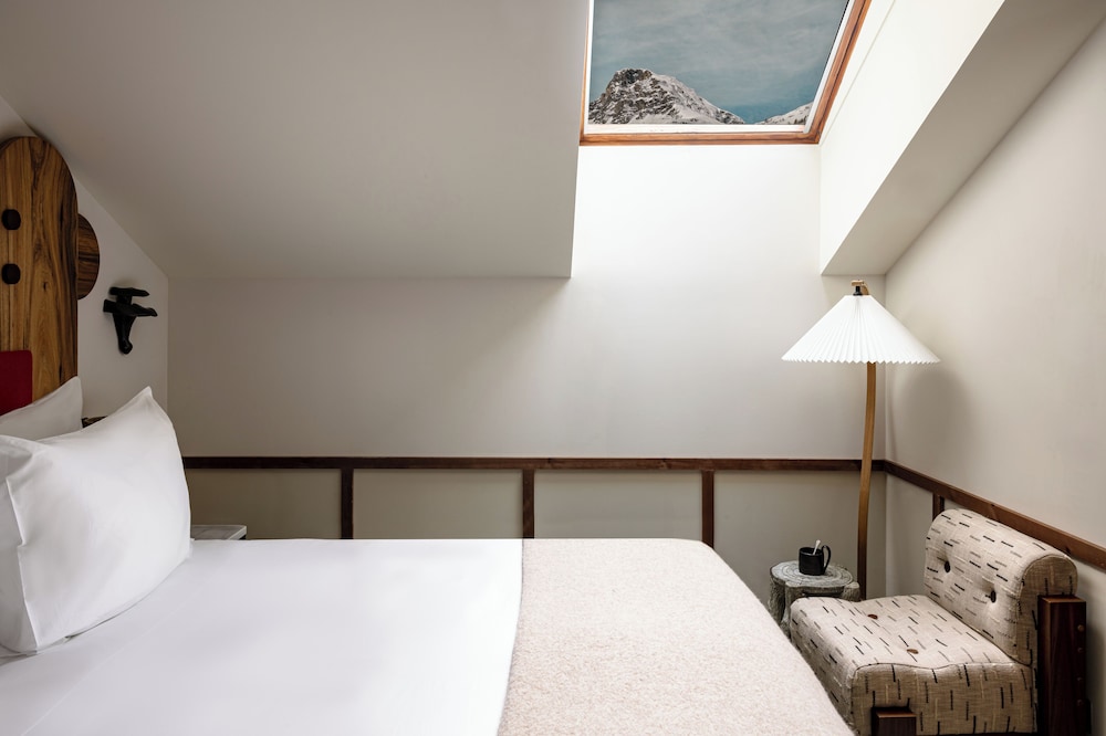 Inner, Valley, King Bed