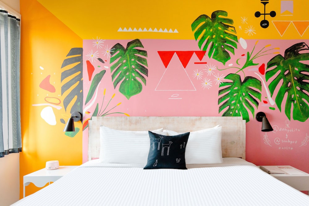 Quirk Hotel 70/85