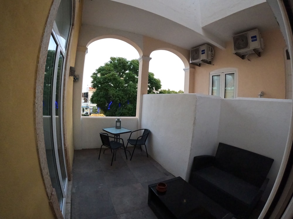 Temple Suites Guest House 41/63