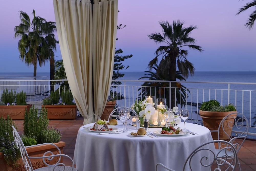 Royal Hotel Sanremo 5/83