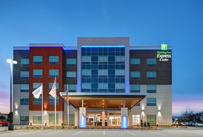 Holiday Inn Express Suites Houston W Memorial City Area 2/39