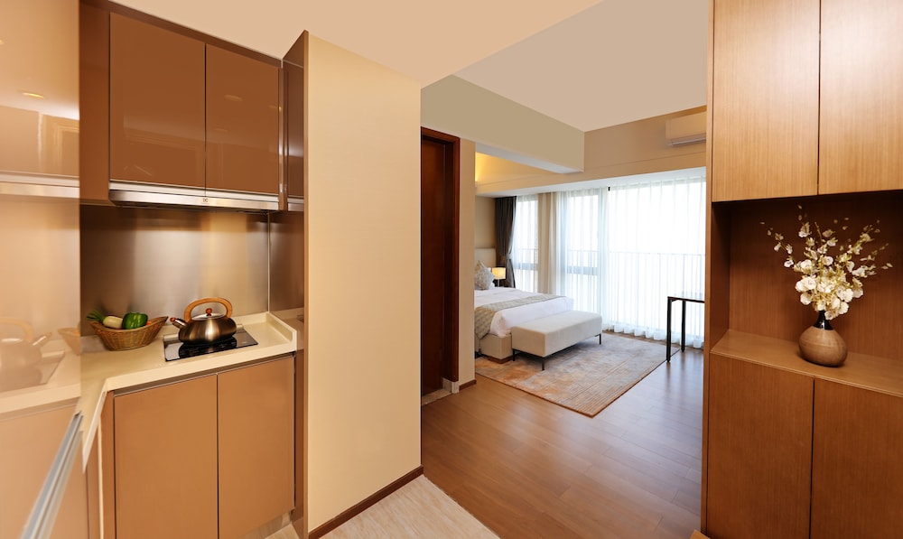 Yuwa Serviced Aparthotel 46/50