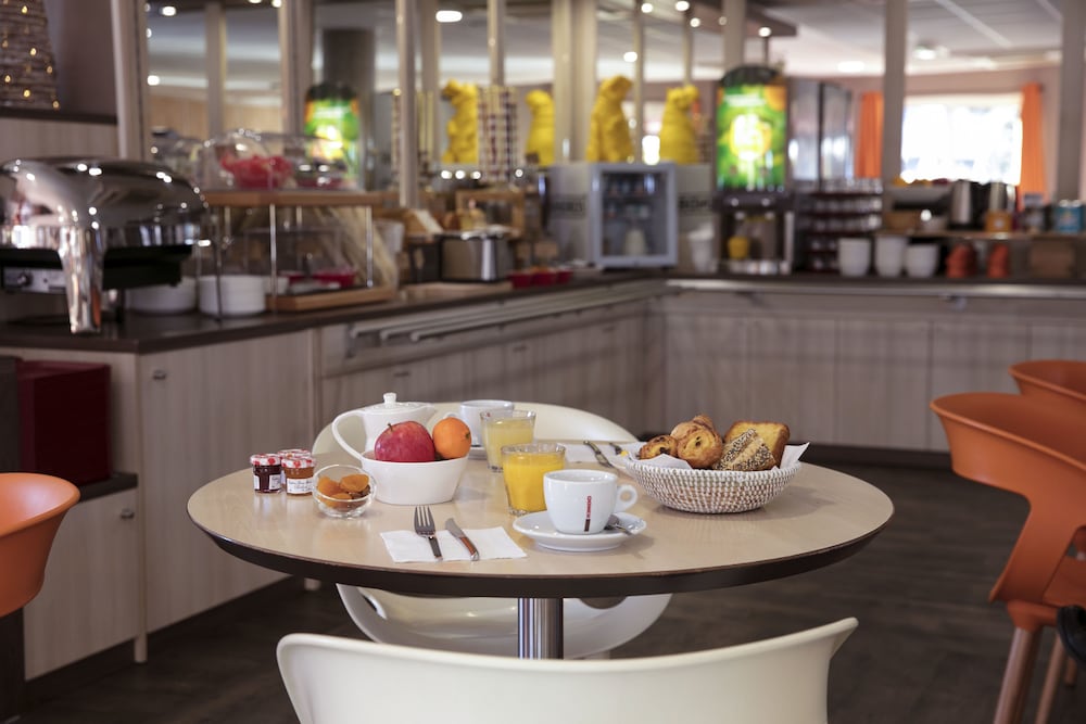 Hotel Clermont Estaing 26/40