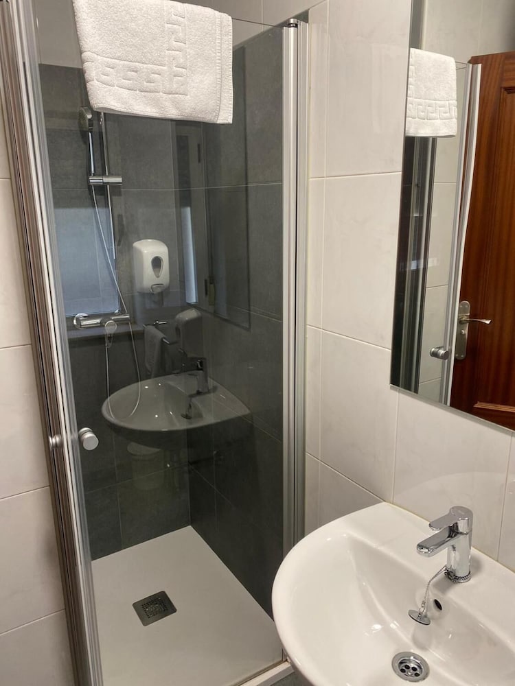 Hostal Uria 7/28