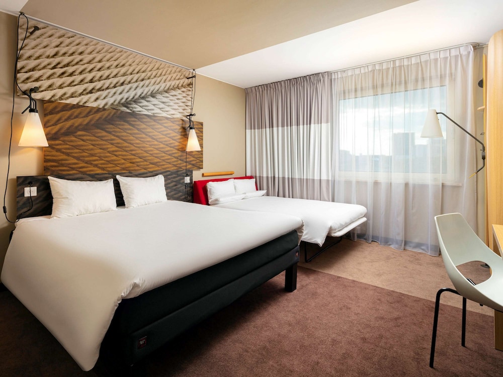 Room, Twin Beds