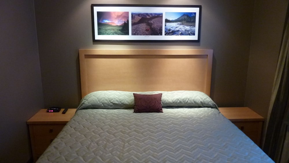 Woodlands Inn Suites 16/34