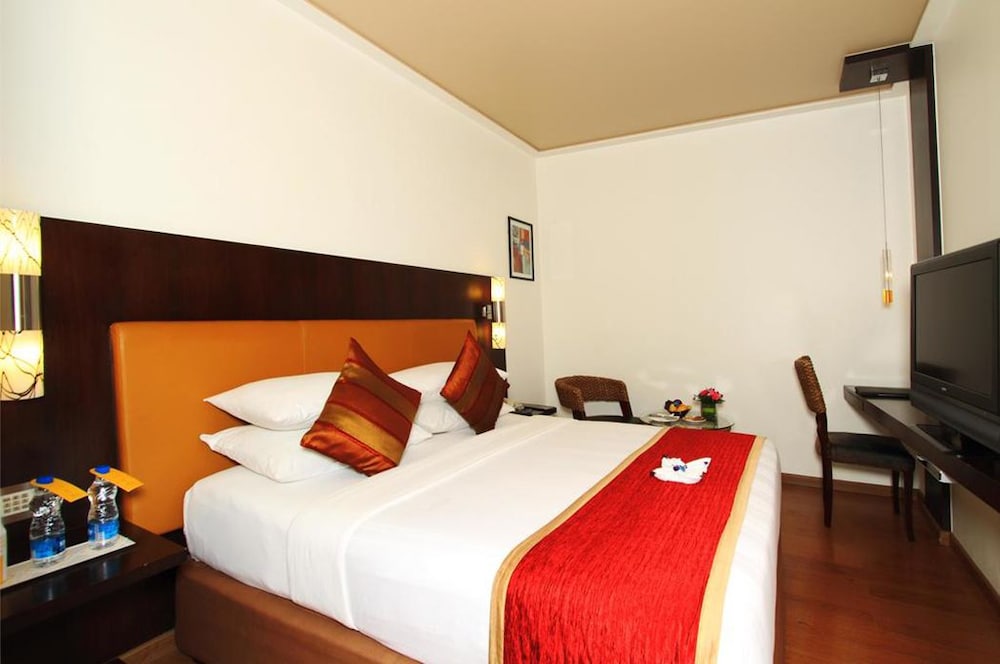 IRIS HOTEL 19/60