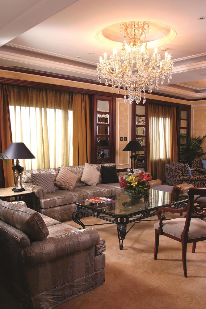 Makati Shangri-La 30/50