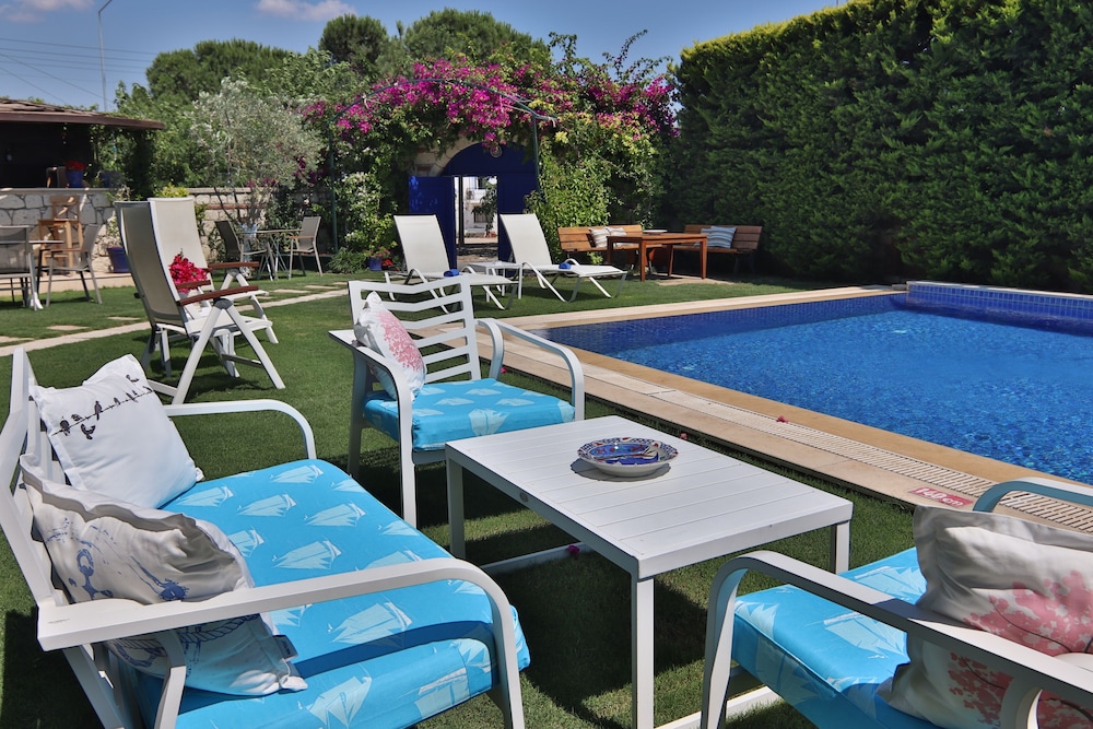 Alacaat Hotel 40/50