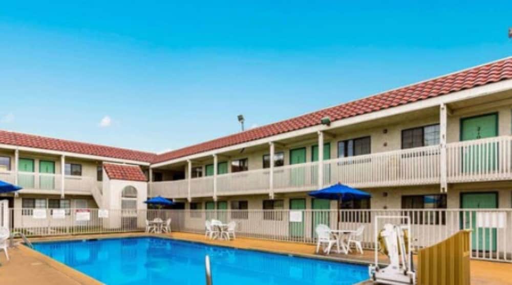 Motel6 Kingman, AZ - Route 66 East 6/63