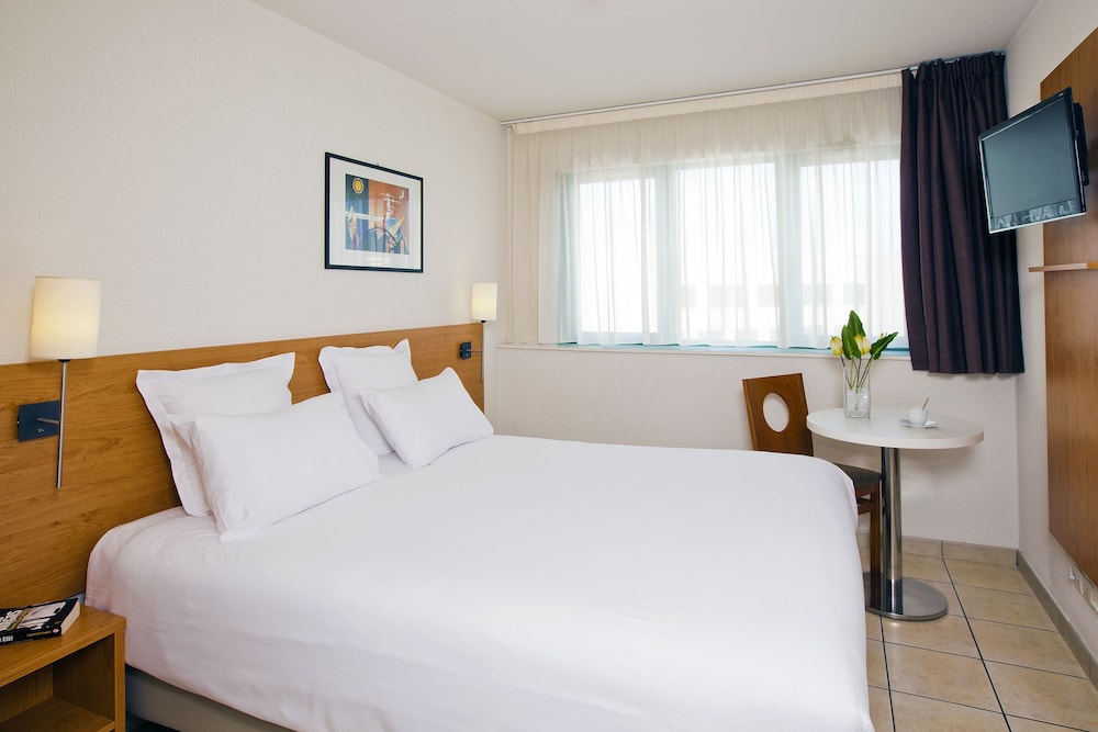 Sejours Et Affaires Rive Gauche Serris Hotel 12/38