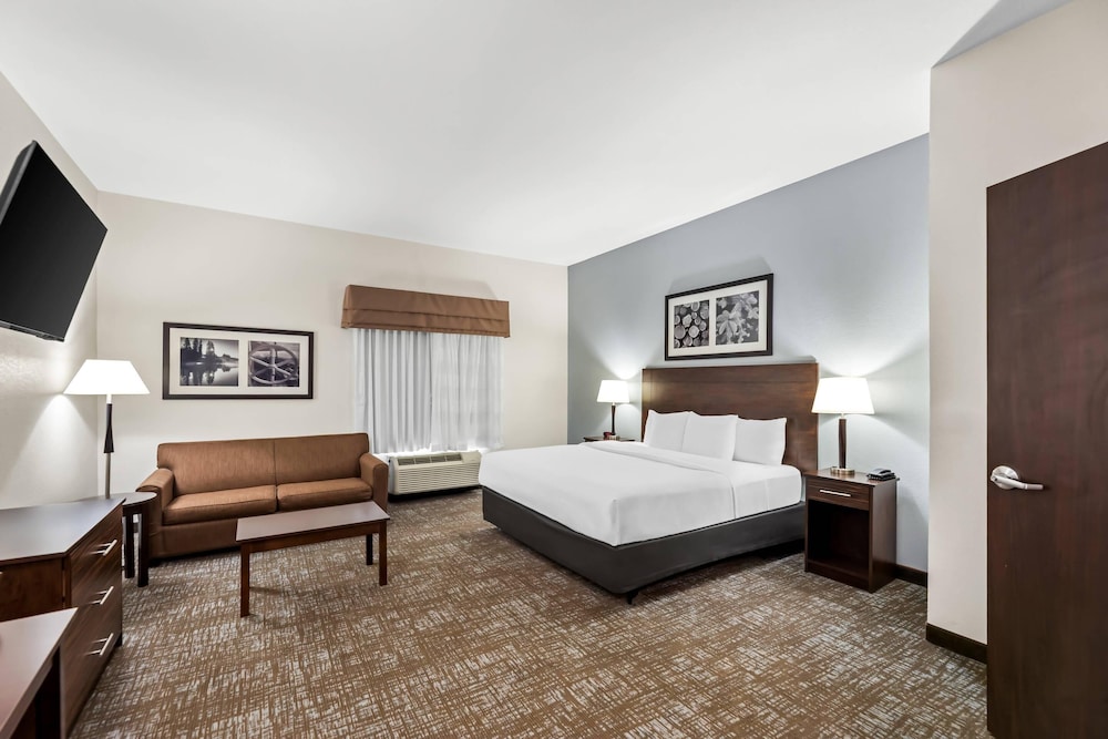 Efficiency, Suite, King Bed, Accessible