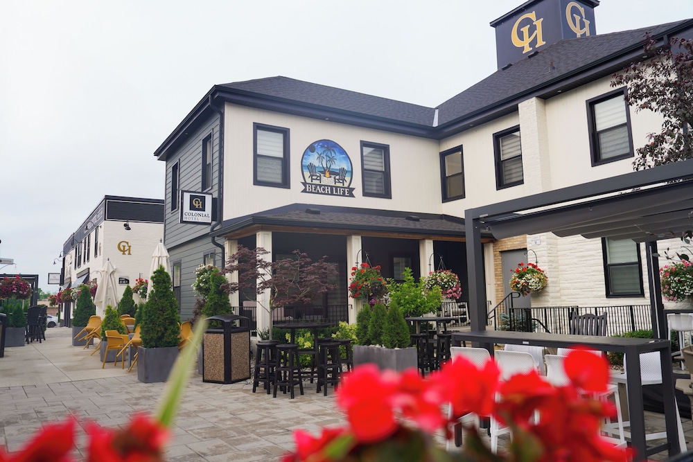 Colonial Hotel & Suites 3/42
