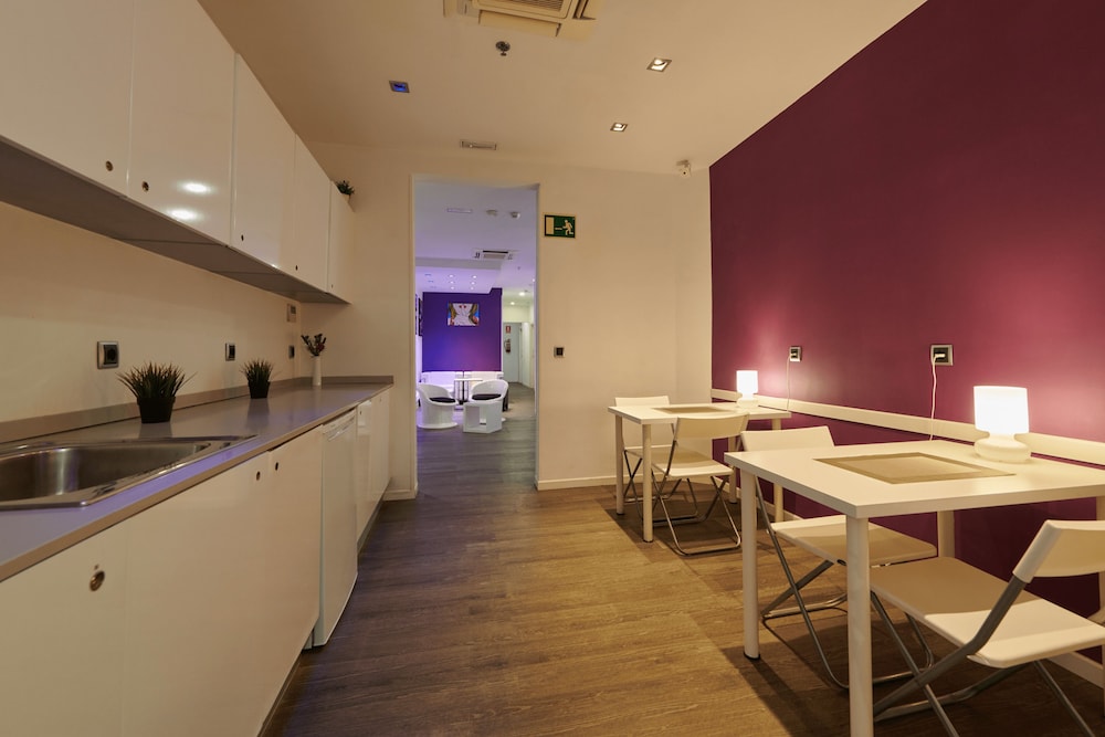 Hostal Mayerling Centro 26/33