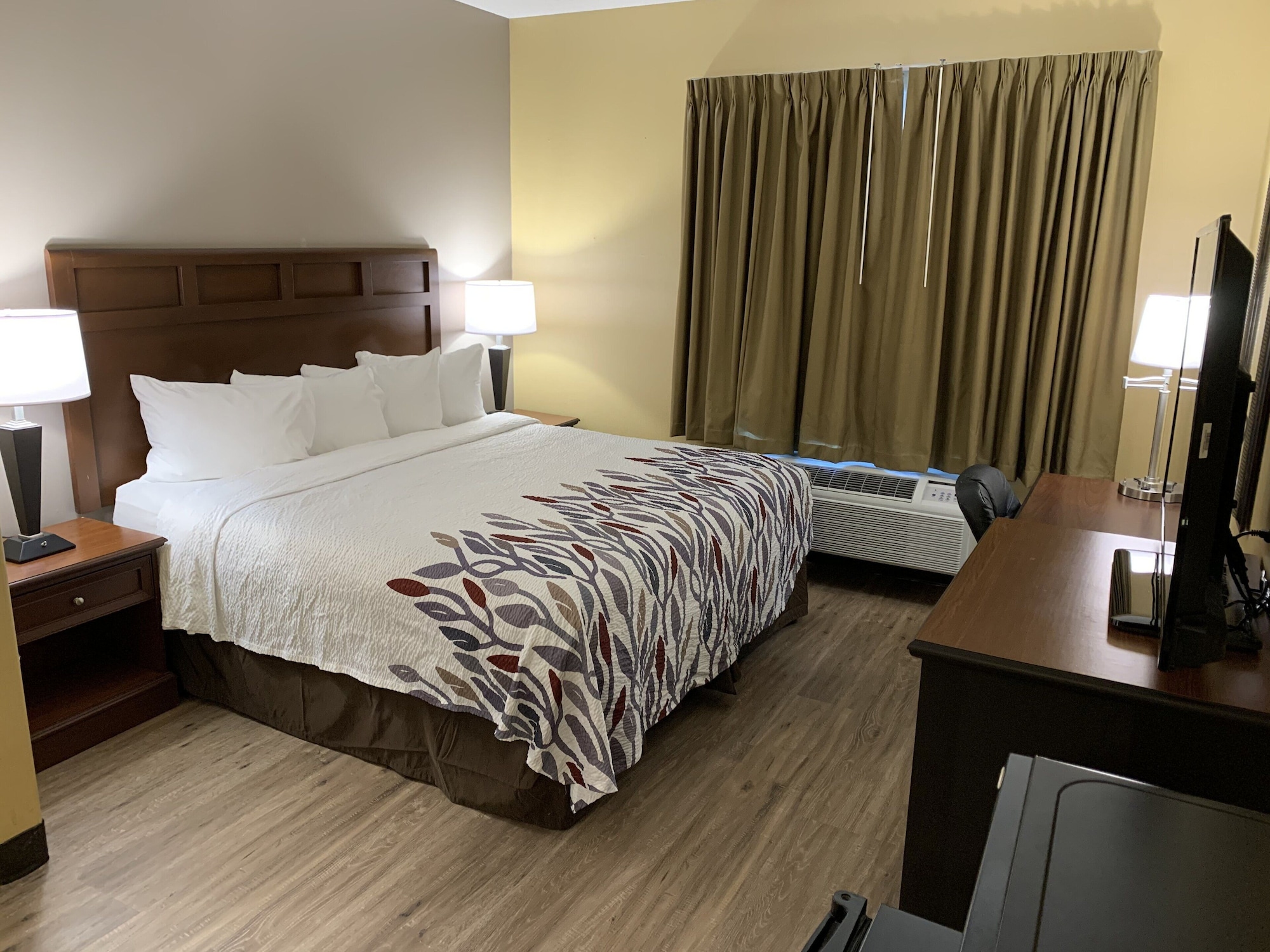 Suite, King Bed, Sofa
