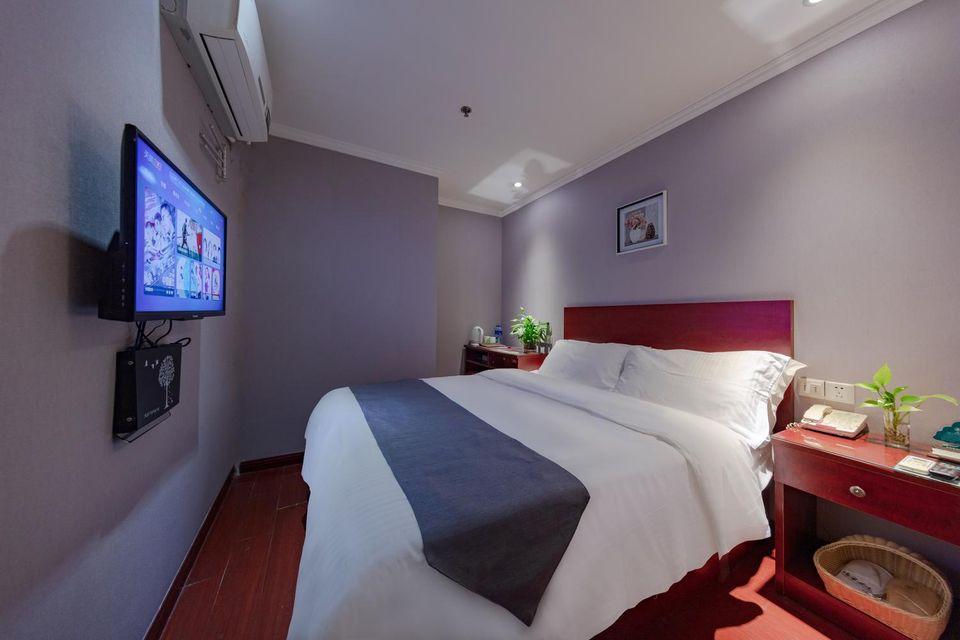 Fashion, Double Bed, No Window