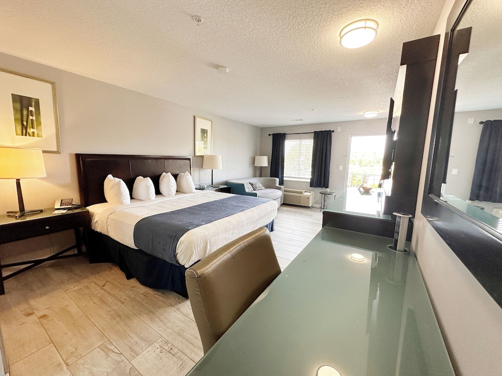DELUXE, KING BED, SOFA, BATHTUB