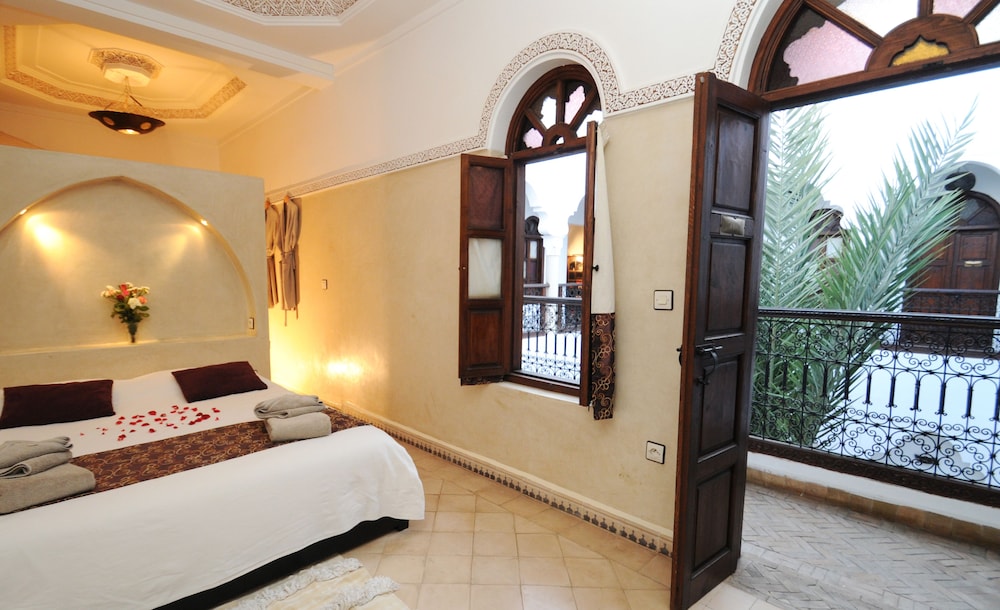 Riad Elias 8/72