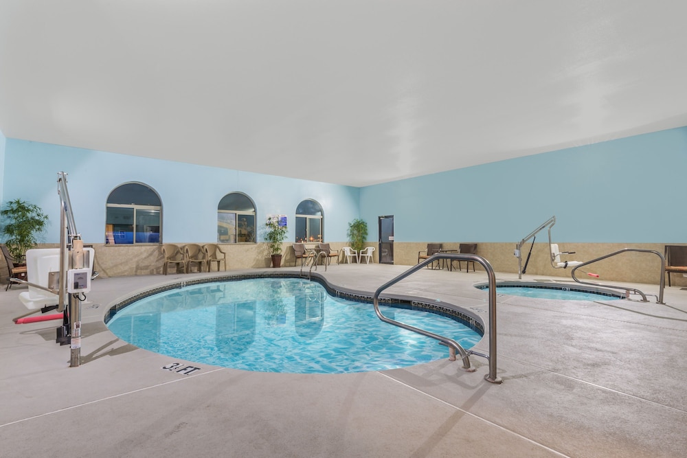 Days Inn by Wyndham Pueblo 10/18